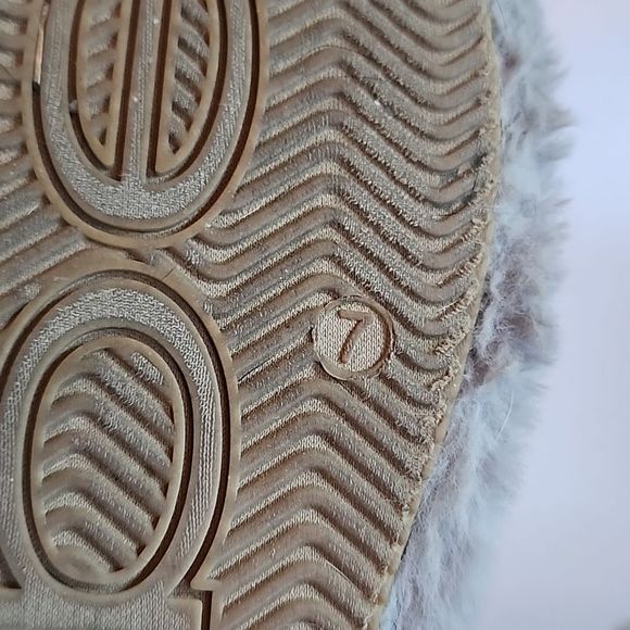 Bebe fluffy grey slippers women’s size 7 - Picture 5 of 5